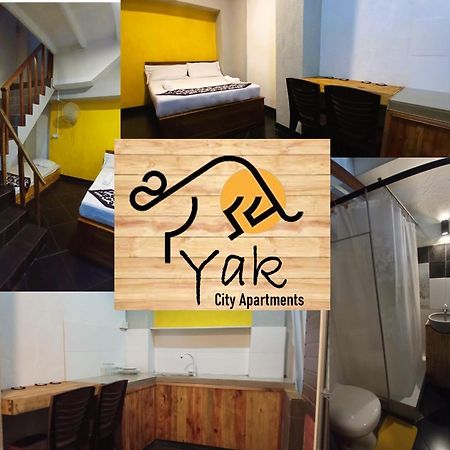 Yak City Apartments Канди Екстериор снимка