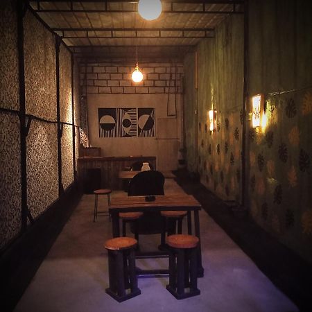 Yak City Apartments Канди Екстериор снимка