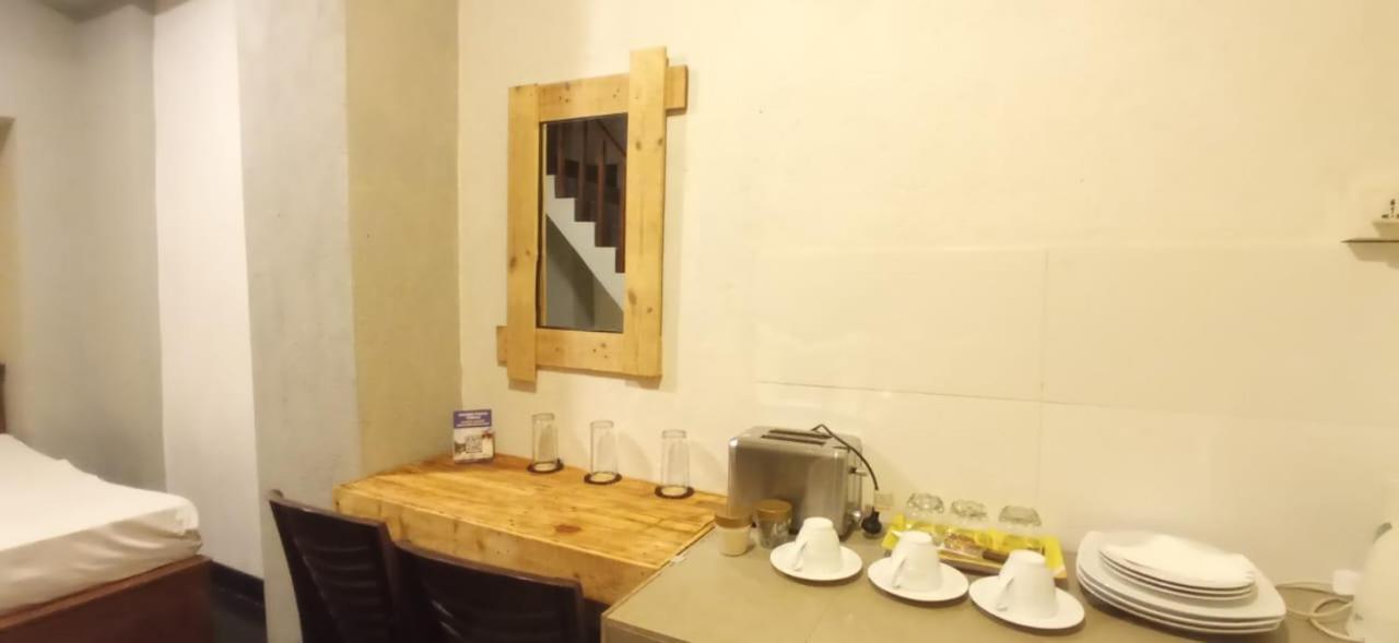 Yak City Apartments Канди Екстериор снимка