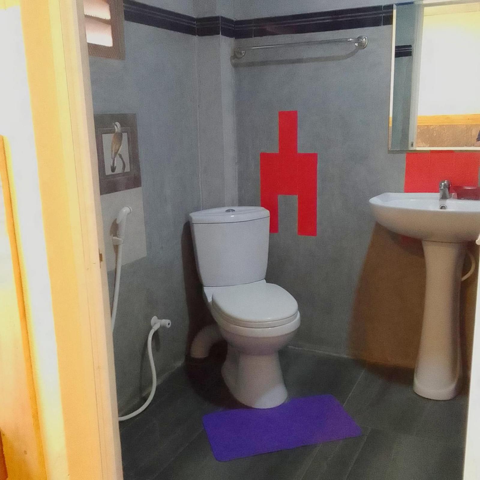 Yak City Apartments Канди Екстериор снимка