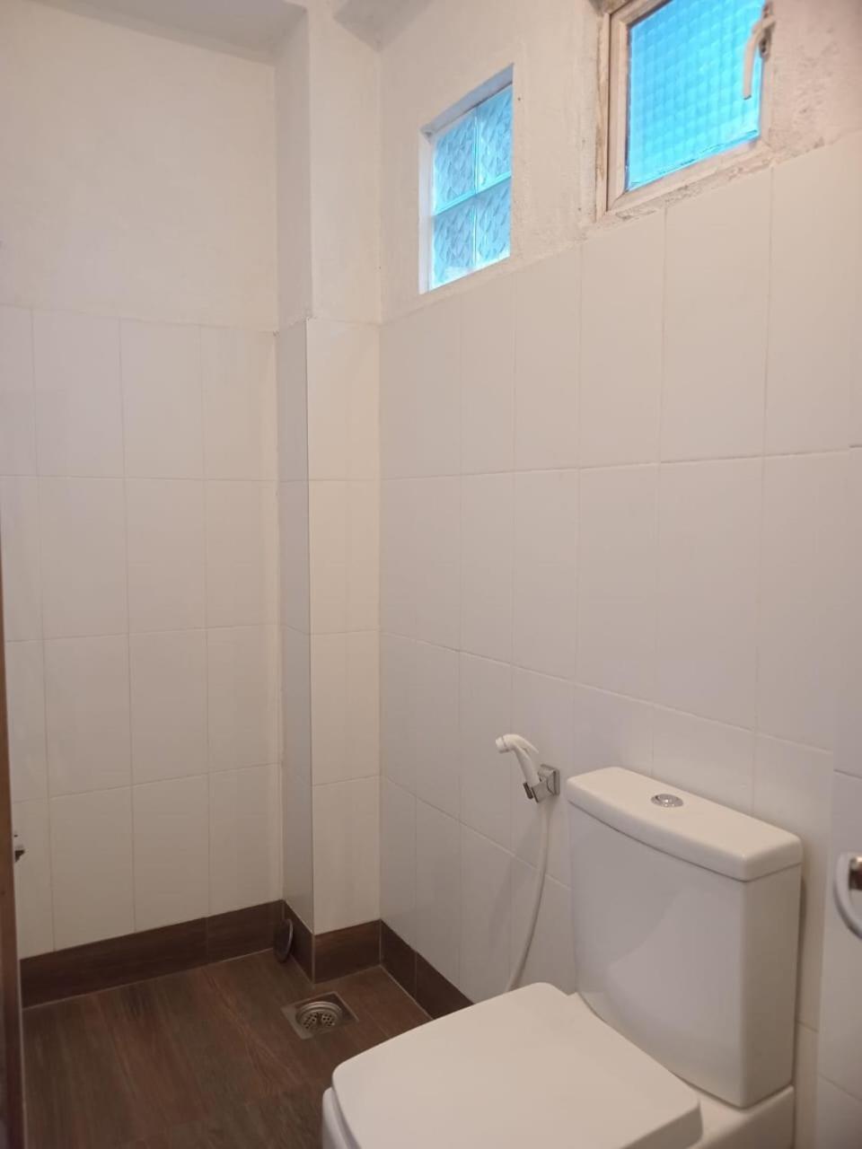 Yak City Apartments Канди Екстериор снимка